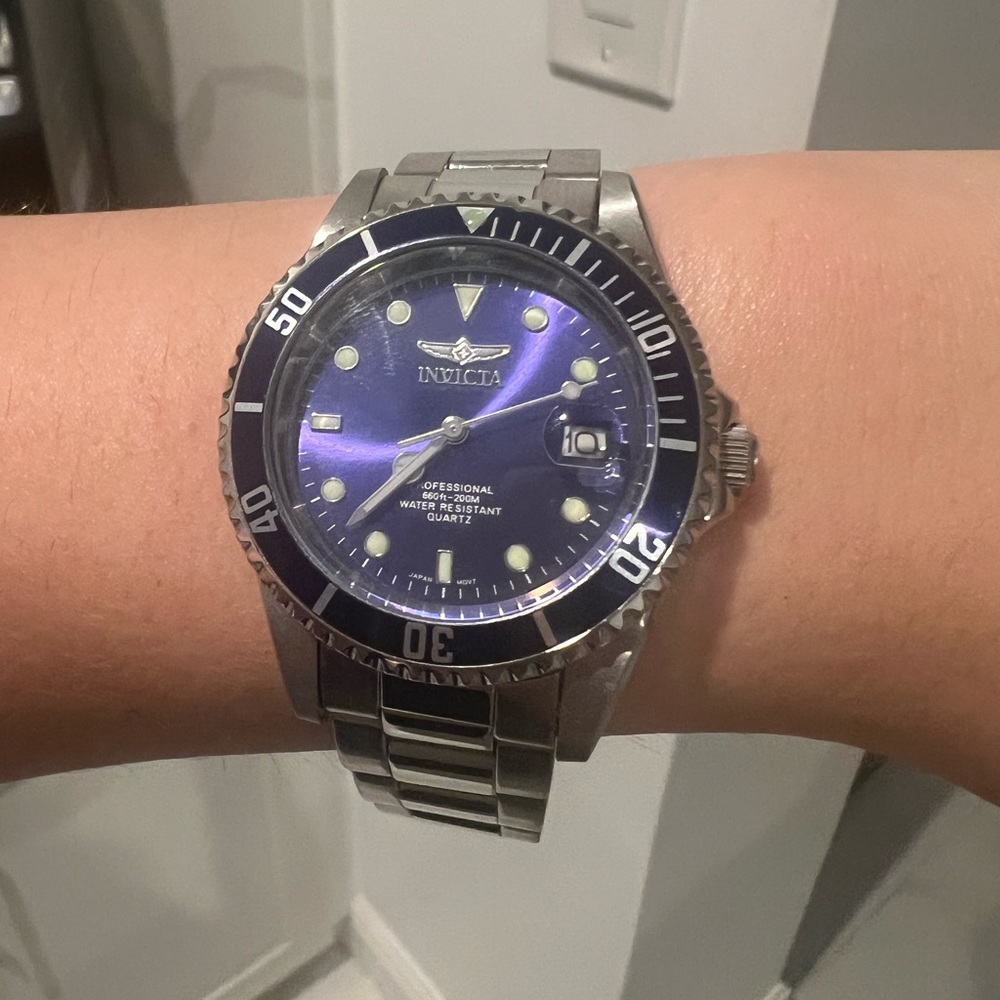 Men’s invicta Watch color bezel